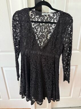 Kimchi Blue Black Lace V-Neck Fit-and-Flare Long Sleeve Dress